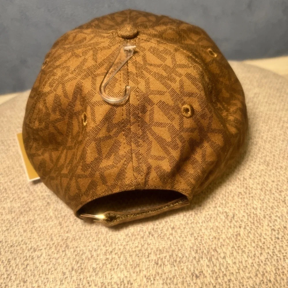 NWT Michael Kors Signature Logo Cap